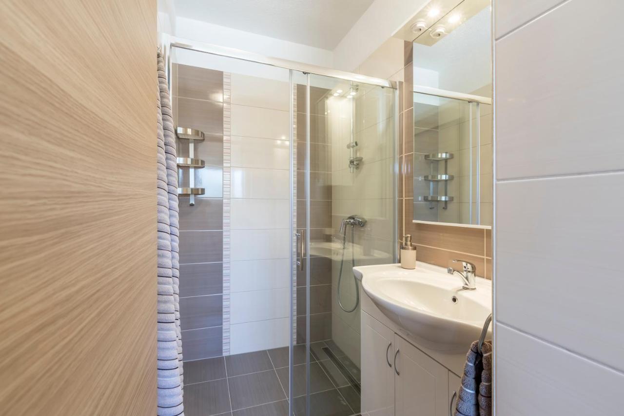 Apart Sa Terasom 250M Od Plaze,Parking,Wi Fi,Rostilj Trogir Exterior foto