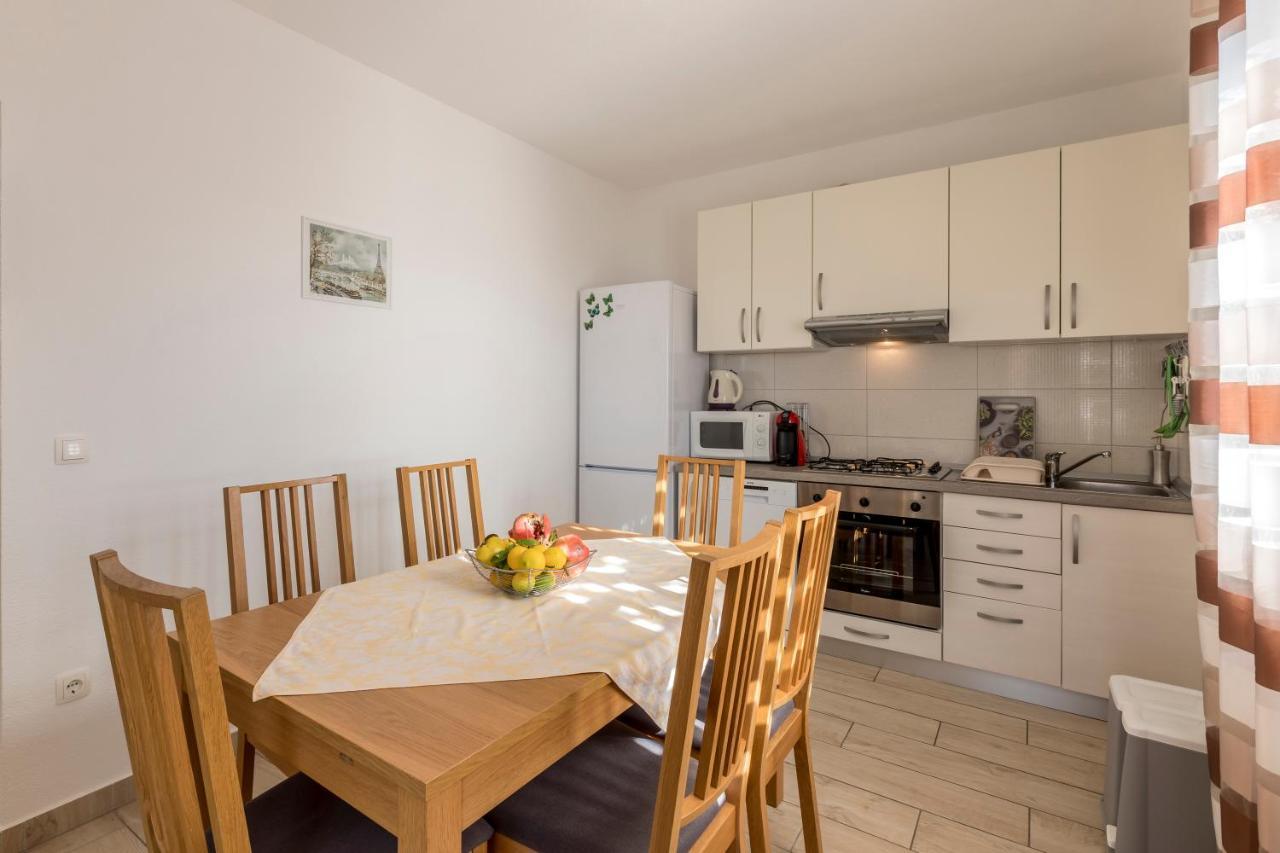 Apart Sa Terasom 250M Od Plaze,Parking,Wi Fi,Rostilj Trogir Exterior foto