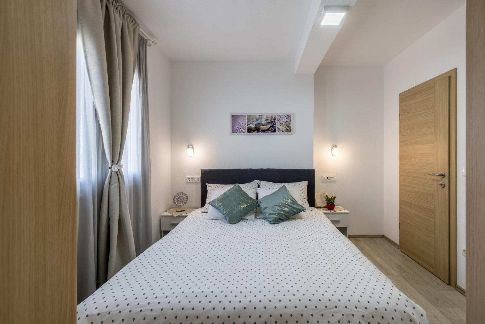 Apart Sa Terasom 250M Od Plaze,Parking,Wi Fi,Rostilj Trogir Exterior foto