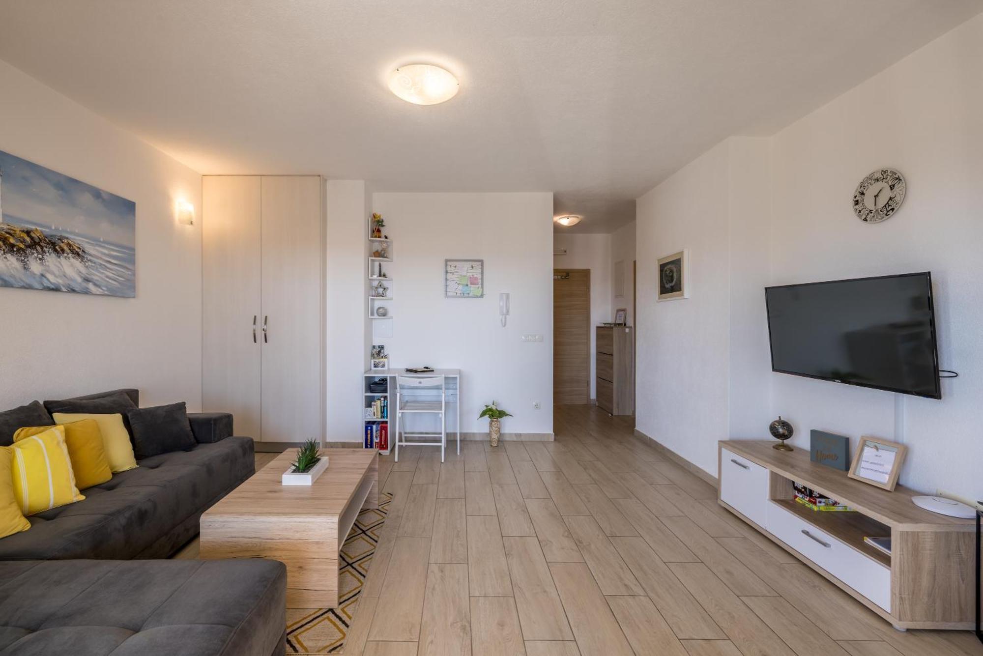 Apart Sa Terasom 250M Od Plaze,Parking,Wi Fi,Rostilj Trogir Exterior foto