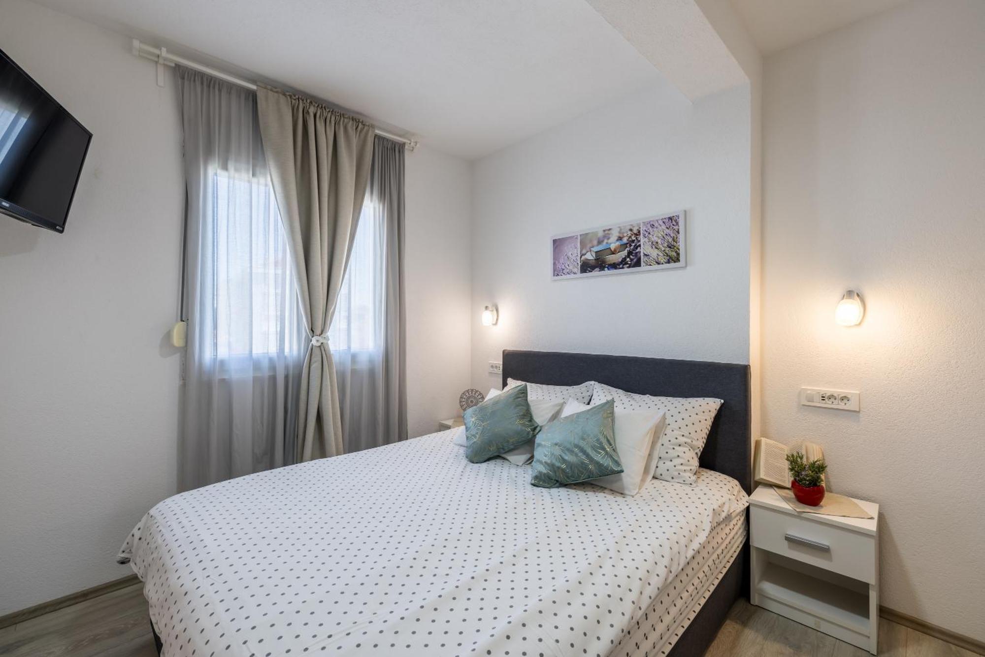 Apart Sa Terasom 250M Od Plaze,Parking,Wi Fi,Rostilj Trogir Exterior foto
